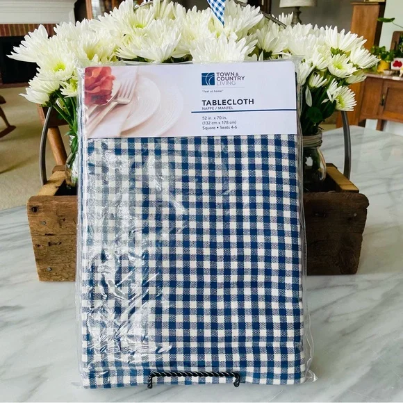 Wayfair•Town & Country Living•BRAND NEW•52”x 70”•Navy/Ivory Gingham Tablecloth🌼 - Picture 6 of 7